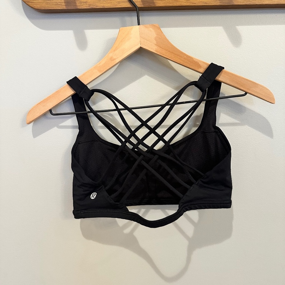 Lululemon sports bra